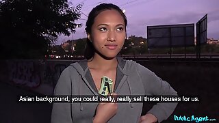 Оутдоорс секс на брзака витх мале сисе азијски аматер девојка Маи Тхаи