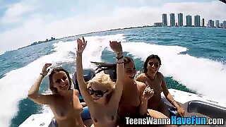 Yacht party tonåringar spermad