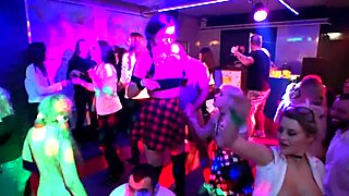 Dansen cuties fucking in public