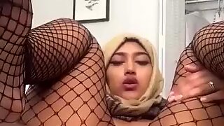 Paki hindú hijabi echando dedo sus culos
