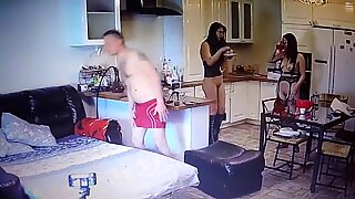.. млади пар ради аматерске порно филмове у дому ..